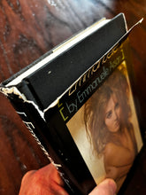Load image into Gallery viewer, EMMANUELLE by Emmanuelle Arsan - 1971 Grove Press
